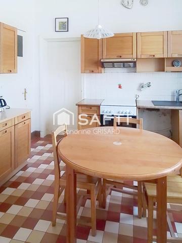 Maison a fort potentiel-Profession libérale-Assistante maternelle-Studio étudiant