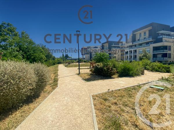 Appartement T2 à vendre  2 pièces - 47,27 m 2   MARSEILLE  - 13010