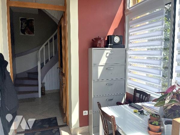 SAINT-GENIX-SUR-GUIERS - Maison 4 pièces de 83 m²