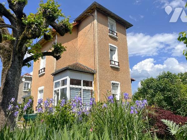 SAINT-GENIX-SUR-GUIERS - Maison 4 pièces de 83 m²