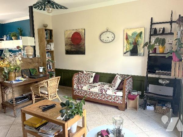 SAINT-GENIX-SUR-GUIERS - Maison 4 pièces de 83 m²