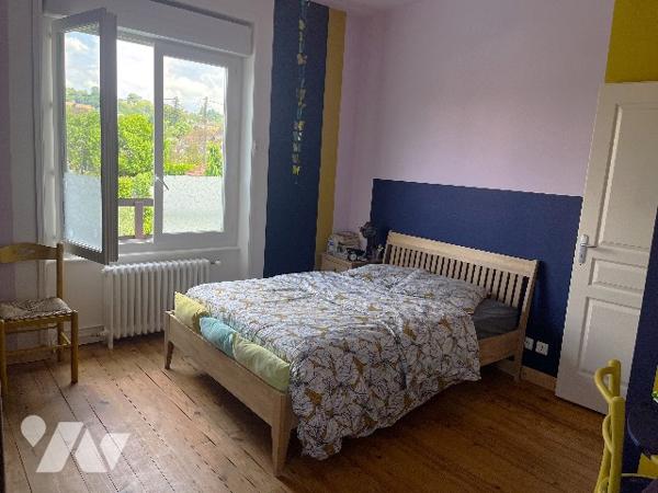 SAINT-GENIX-SUR-GUIERS - Maison 4 pièces de 83 m²