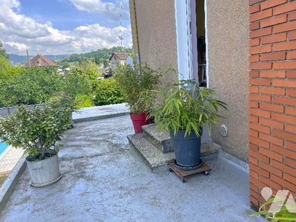 SAINT-GENIX-SUR-GUIERS - Maison 4 pièces de 83 m²