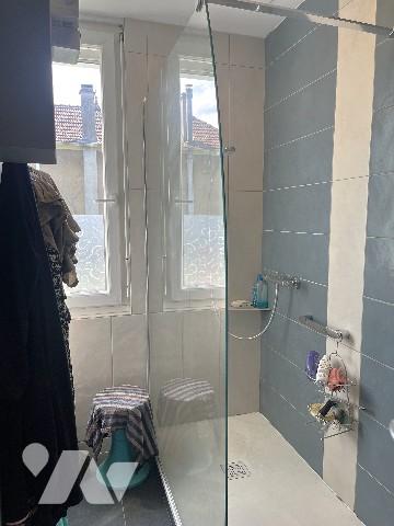 SAINT-GENIX-SUR-GUIERS - Maison 4 pièces de 83 m²