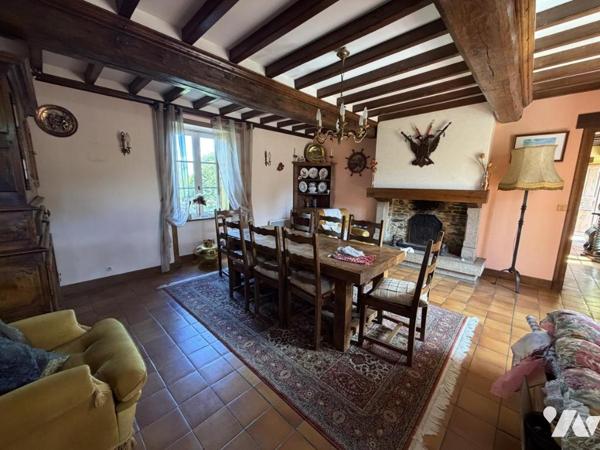 Très belle maison en pierre avec dépendances sur 1ha59 de terre libre.
