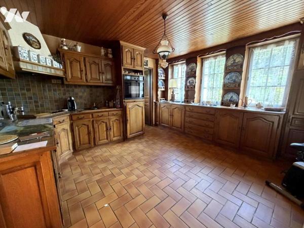 Très belle maison en pierre avec dépendances sur 1ha59 de terre libre.