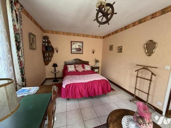 Très belle maison en pierre avec dépendances sur 1ha59 de terre libre.