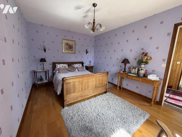Très belle maison en pierre avec dépendances sur 1ha59 de terre libre.