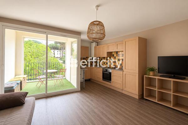 Appartement
         2 pièces
        - 40 m² Exclusivité 160 000 € *