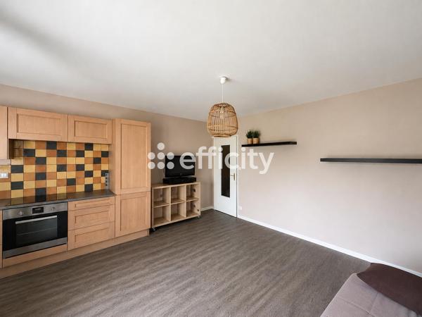 Appartement
         2 pièces
        - 40 m² Exclusivité 160 000 € *