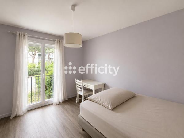 Appartement
         2 pièces
        - 40 m² Exclusivité 160 000 € *