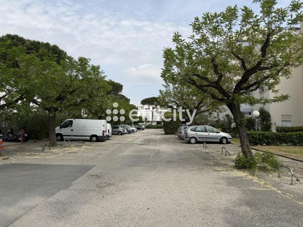 Appartement
         2 pièces
        - 40 m² Exclusivité 160 000 € *