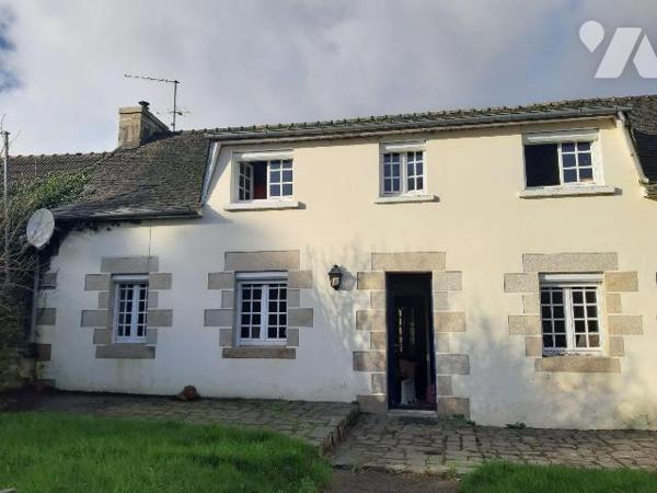 Charmante propriété bâtie   située à BOTSORHEL (29650), et composée d'un ancien corps de ferme ...