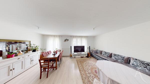 Maison de plain pied , 2 chambres, garage jardin