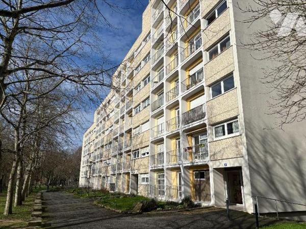 NOUVEAUTE ! ECLUSIVITE Trente Cinq Notaires ! RENNES - Allée du Gacet

Venez découvrir ce spa...