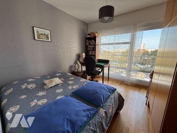 NOUVEAUTE ! ECLUSIVITE Trente Cinq Notaires ! RENNES - Allée du Gacet

Venez découvrir ce spa...