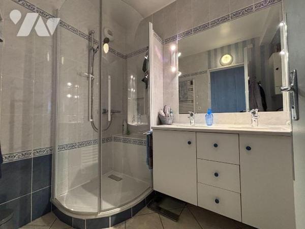 NOUVEAUTE ! ECLUSIVITE Trente Cinq Notaires ! RENNES - Allée du Gacet

Venez découvrir ce spa...