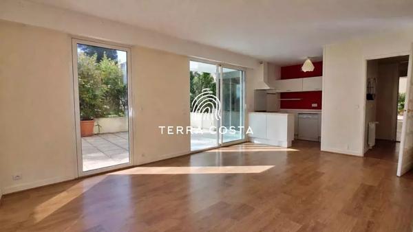 Bayonne – Quartier Foch/Arènes – Appartement 101 m² – Terrasse et garage