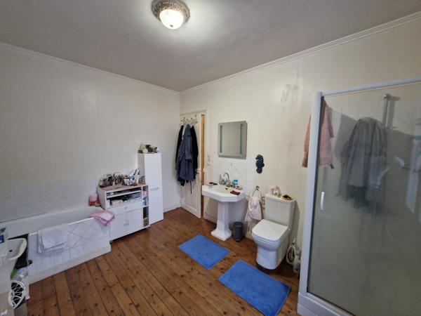 MAISON 6 CHAMBRES - GARAGE - TERRAIN