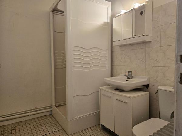 Cave aménagée en souplex _ Immeuble de standing _ Neuilly-sur-Seine