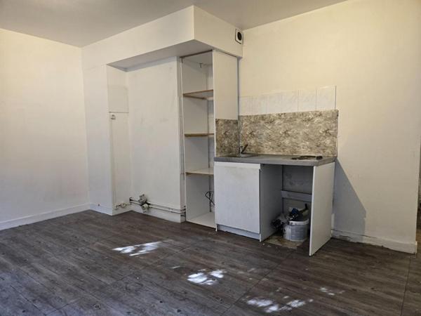 Cave aménagée en souplex _ Immeuble de standing _ Neuilly-sur-Seine