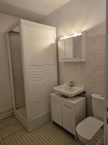 Cave aménagée en souplex _ Immeuble de standing _ Neuilly-sur-Seine