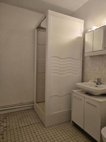 Cave aménagée en souplex _ Immeuble de standing _ Neuilly-sur-Seine