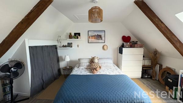 Coup de coeur pour cette maison de charme rénovée avec jardin paysager, terrasse couverte et commerces à pied
