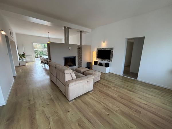 Maison 5 pièce(s) 3 chambre(s) 142 m²