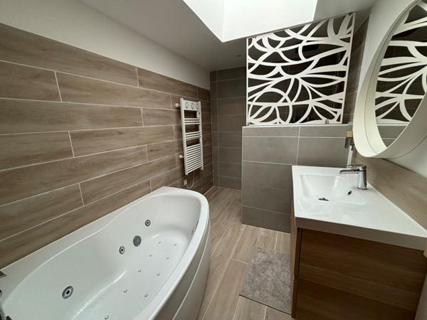 Maison 5 pièce(s) 3 chambre(s) 142 m²
