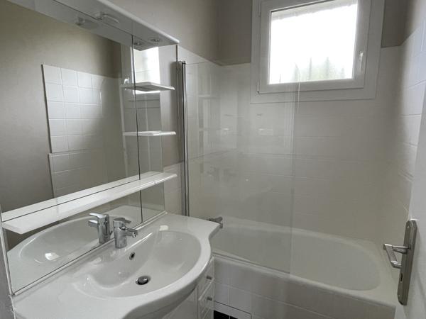 Villa de plain pied T3 bis, jardin et garage Bram (11150)