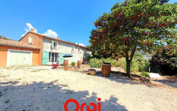 Maison à vendre    11 pièces • 302 m2 Le Castellet