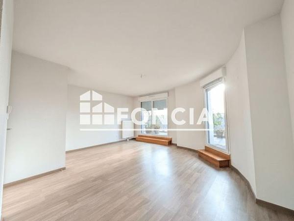 Location Appartement 3 pièces 76.68 m² - 41, 43 RUE DU HAMEAU DES BROUETTES Rouen 76100