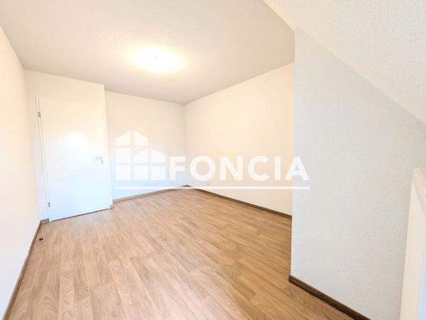 Location Appartement 3 pièces 76.68 m² - 41, 43 RUE DU HAMEAU DES BROUETTES Rouen 76100