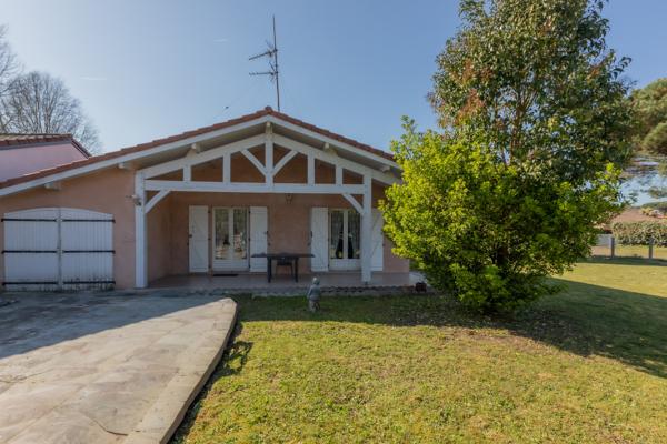 VILLA DE PLAIN-PIED AVEC FORT POTENTIEL À TOSSE