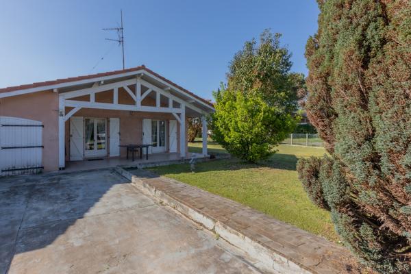 VILLA DE PLAIN-PIED AVEC FORT POTENTIEL À TOSSE