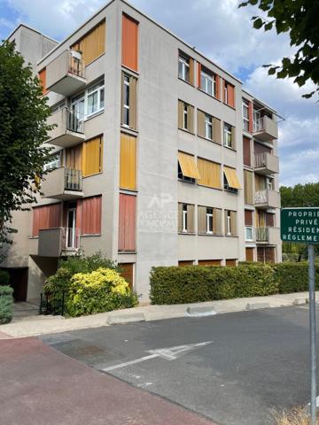 Appartement 4 pièce(s) - Chateau - seine hippodrome €347 000 ** - Référence 4148