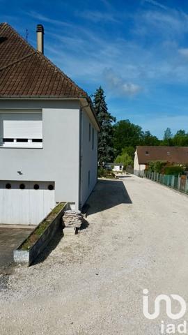 Maison à vendre 11 pièces 279 m² Montholon