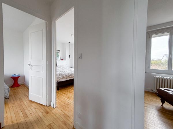 A vendre - Maison 120 m², 3 chambres et un bureau, entièrement refaite à neuf avec jardin, garage et dépendances "Sainte-Gemmes-sur-Loire/ Aux portes d'Angers"