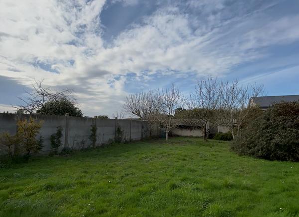 A vendre - Maison 120 m², 3 chambres et un bureau, entièrement refaite à neuf avec jardin, garage et dépendances "Sainte-Gemmes-sur-Loire/ Aux portes d'Angers"