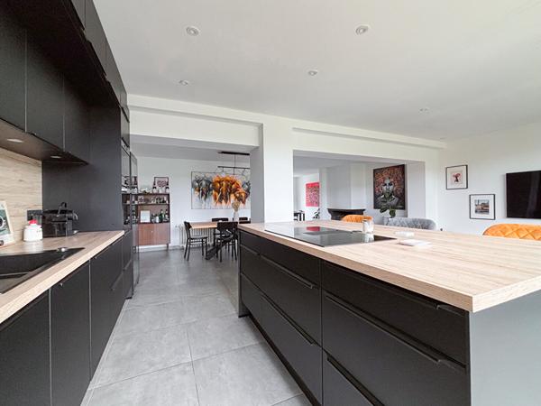 A vendre - Maison 120 m², 3 chambres et un bureau, entièrement refaite à neuf avec jardin, garage et dépendances "Sainte-Gemmes-sur-Loire/ Aux portes d'Angers"