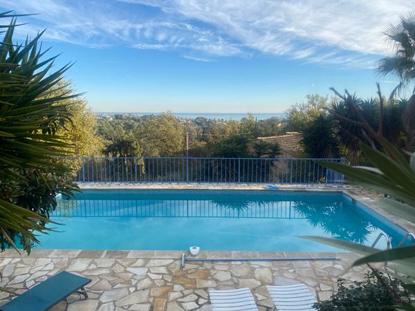 Propriété d'exception avec magnifique vue mer, piscine et dépendance  à La Gaude