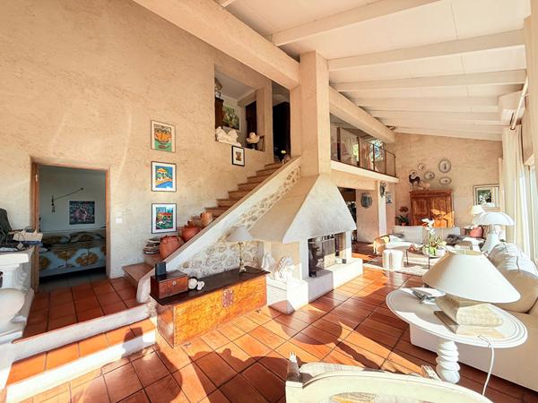 Propriété d'exception avec magnifique vue mer, piscine et dépendance  à La Gaude