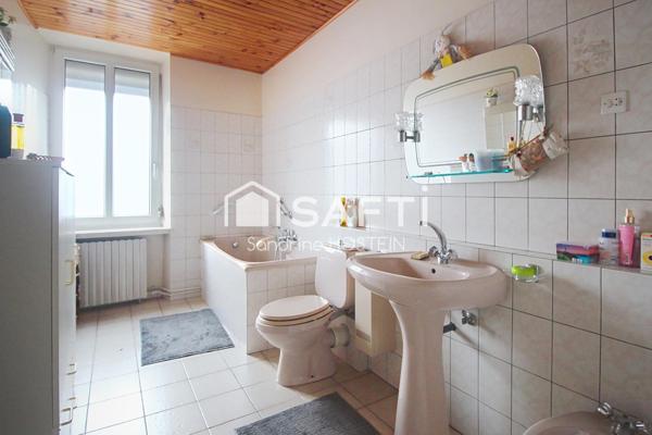 Maison mitoyenne de 100m2 avec terrasse;; jardin et garage