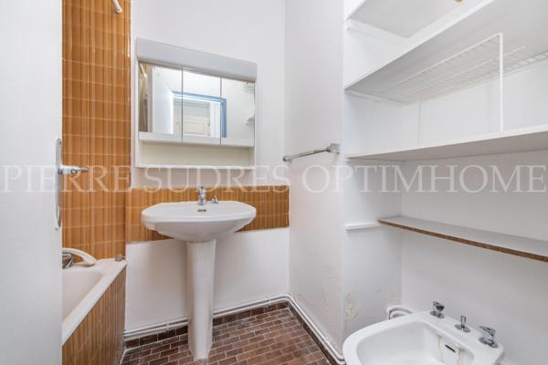 Métro La fourche : Studio de 24m² avec balcon