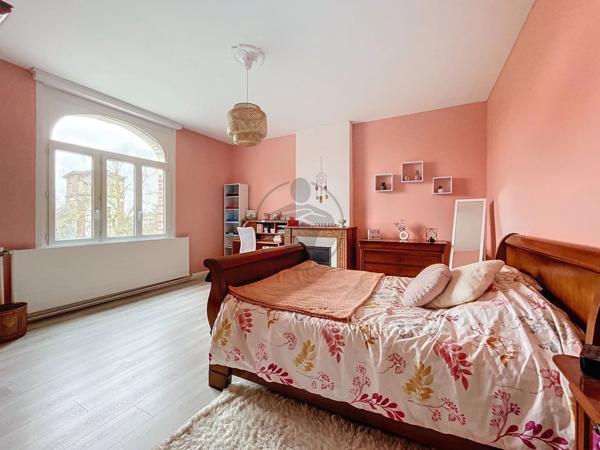 Vente Maison 8 pièces 229 m2 à Roisel