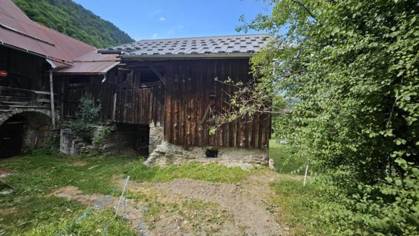 Grange à fort potentiel  Centre de Rognaix (73730 - Savoie)