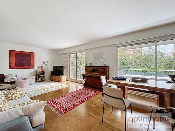 EXCLUSIVITE Vente Appartement 3/4 pièces avec Balcon filant une cave et deux parkings à GARCHES PLATEAU (92)