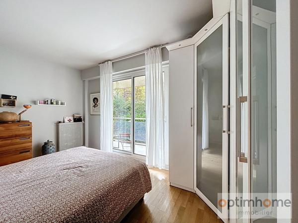 EXCLUSIVITE Vente Appartement 3/4 pièces avec Balcon filant une cave et deux parkings à GARCHES PLATEAU (92)