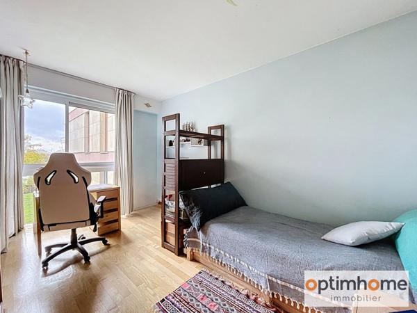EXCLUSIVITE Vente Appartement 3/4 pièces avec Balcon filant une cave et deux parkings à GARCHES PLATEAU (92)